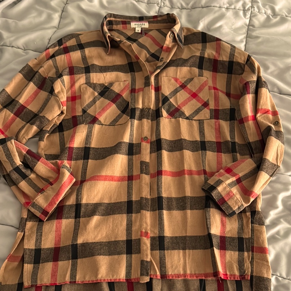 ANDREE BY UNIT Tan and Red Burberry look plaid Casual Button Down .